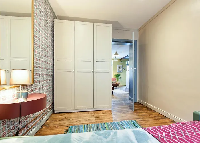 Self Check In Miera Art