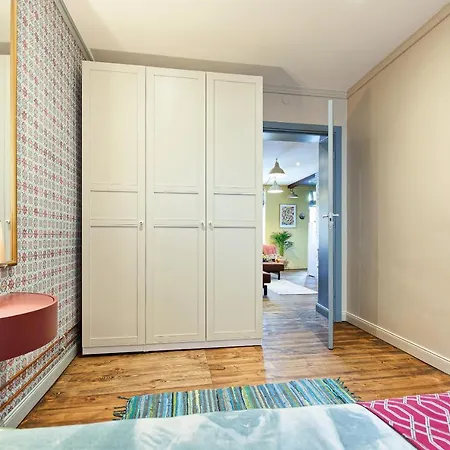 Self Check In Miera Art