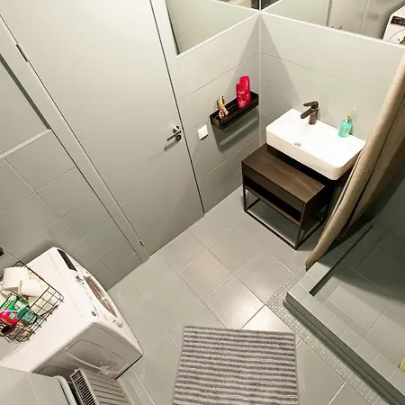 Apartman Self Check In Miera Art