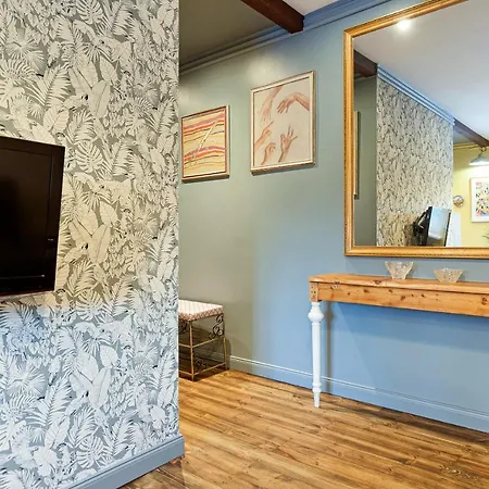 Apartman Self Check In Miera Art *